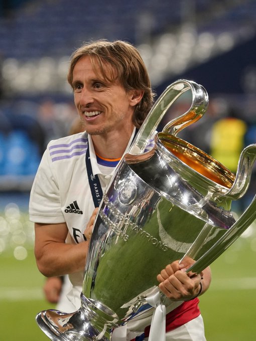 巴媒：内马尔不顾队医建议进行训练，他想出战周五关键保级战