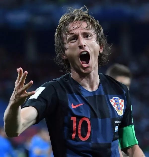 穆斯利奇：杜塞尔多夫实力远超目前排名；球队每天都付出全部